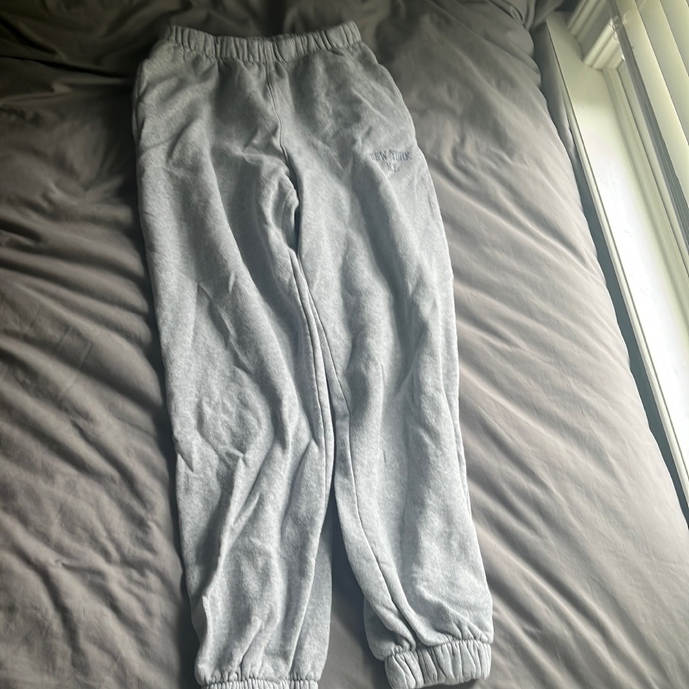 brandy melville one size new york gray sweatpants